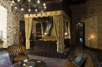 Medieval Castle Bedroom – Layouts, Elements and Furniture