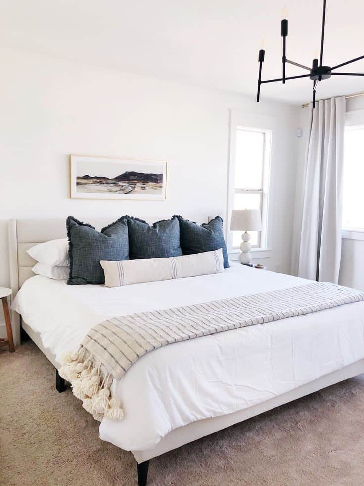 Queen Bed Pillow Arrangement Ideas; How to Do It Right? eDecorTrends