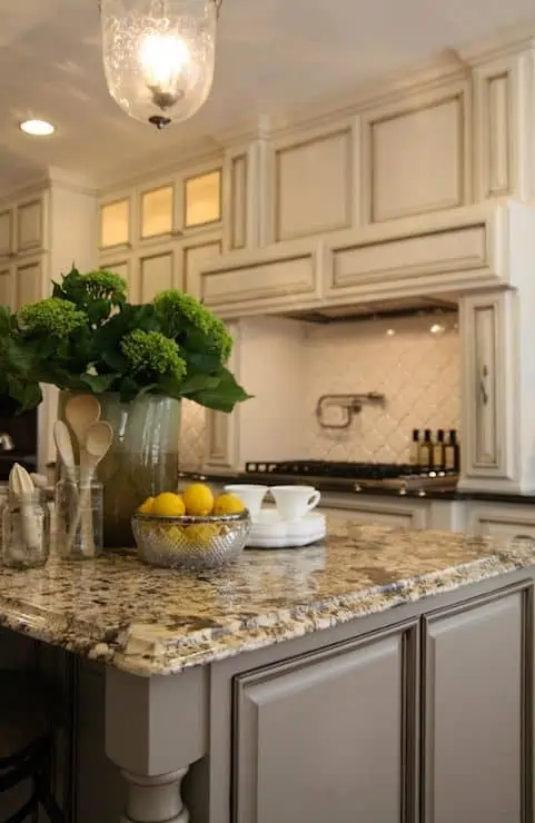 Beige - Color that goes with brown granite
