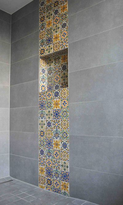 minimalistic and eclectic bathroom tiles combination